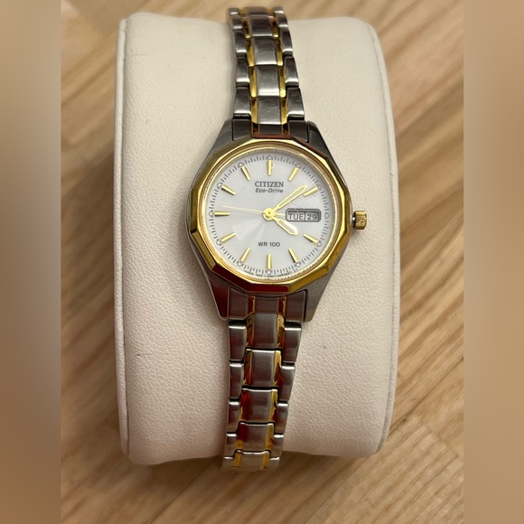 Citizen Eco-Drive Ladies Watch Two Tone Bracelet White Dial Day Date Window - Picture 4 of 11
